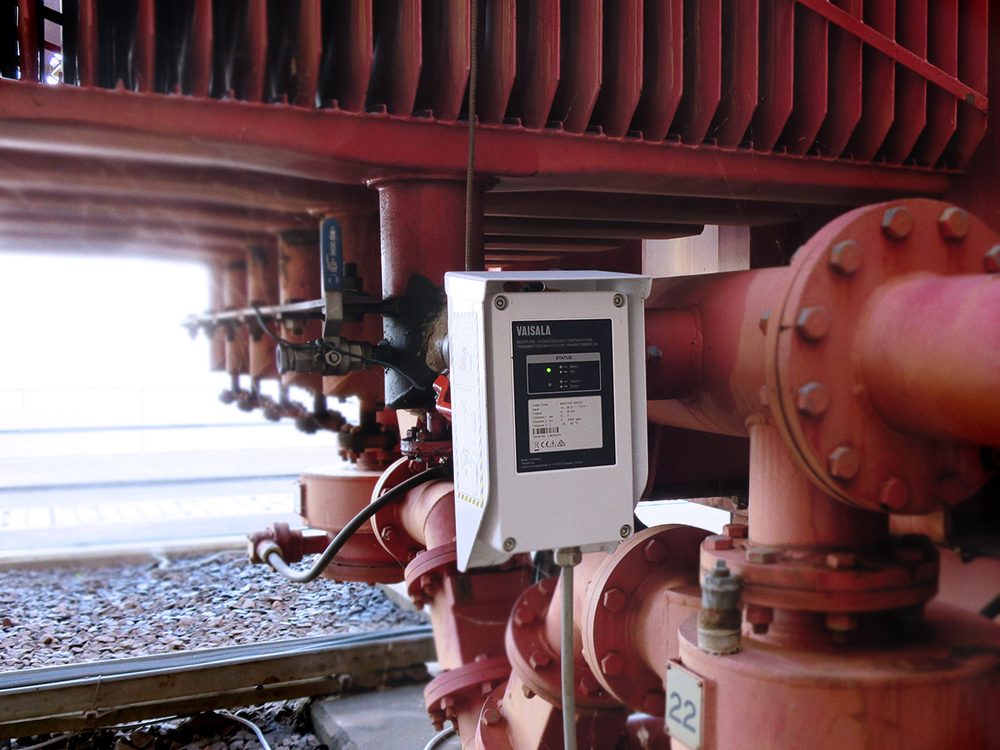 Vaisala MHT410 transmitter installed on a power transformer valve